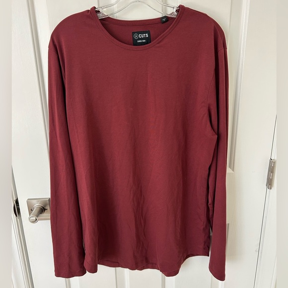 Cuts Clothing Other - Cuts AO Men's Long Sleeve Curve-Hem In Currant Red